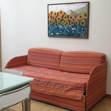 איסולה דלה פמינה Casa Vacanze L'Isola Del Relax מראה חיצוני תמונה