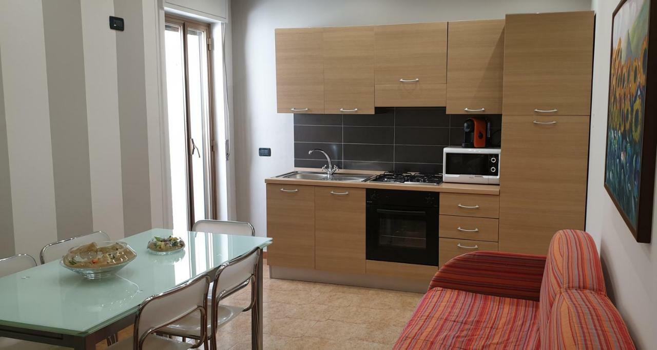 איסולה דלה פמינה Casa Vacanze L'Isola Del Relax מראה חיצוני תמונה