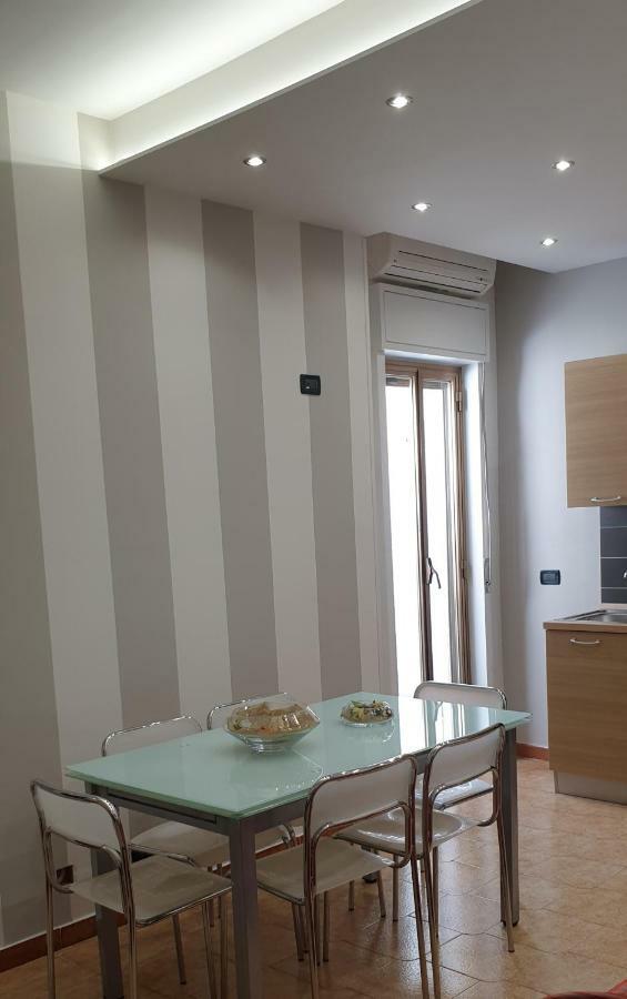 איסולה דלה פמינה Casa Vacanze L'Isola Del Relax מראה חיצוני תמונה
